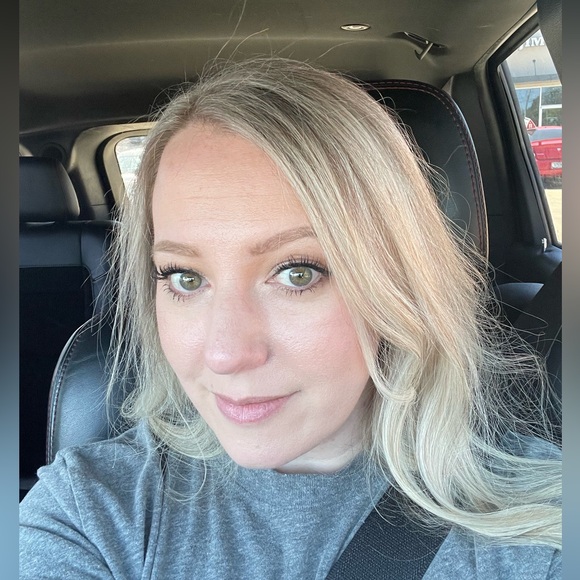 Meet your Posher, Crystal - Picture 2 of 2